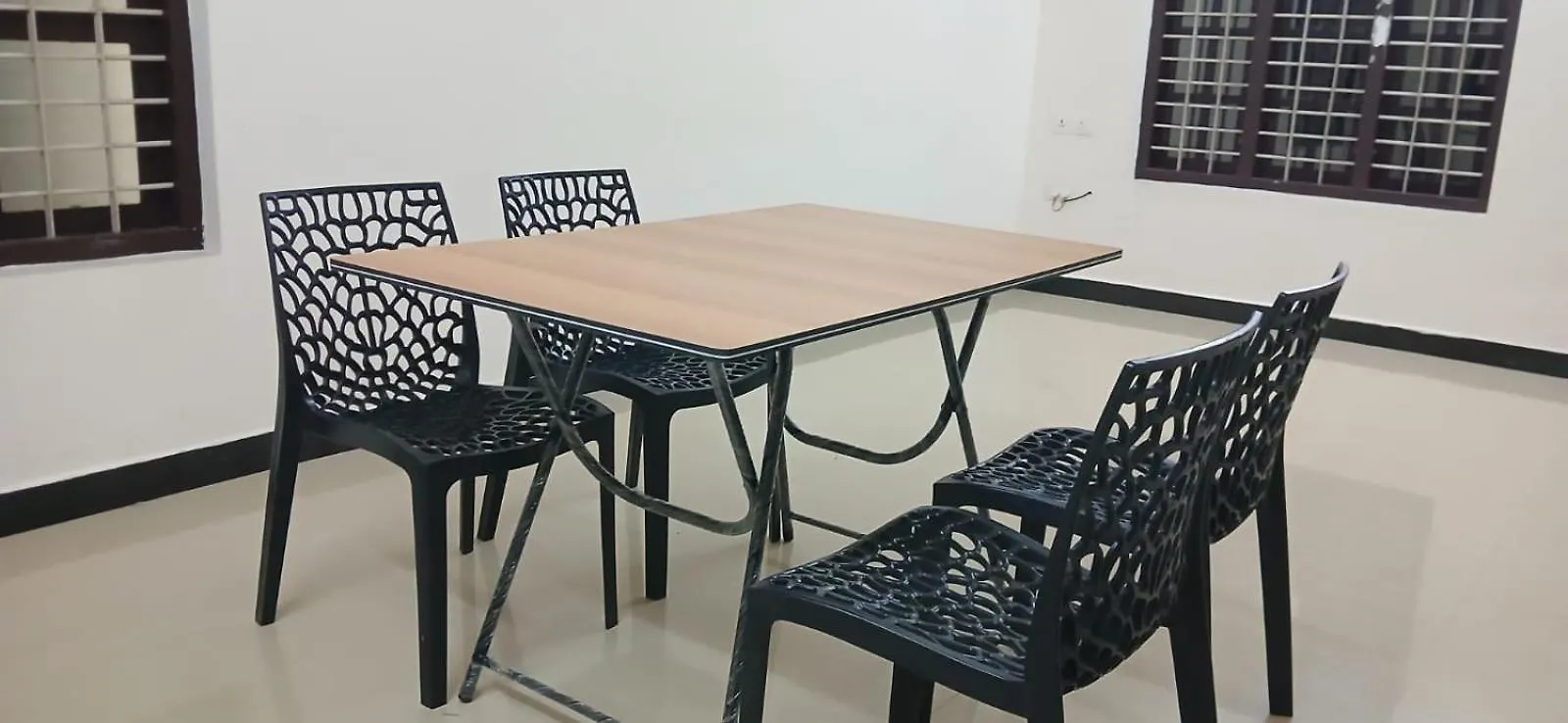 Επικοινωνία με το Eastville Homestays